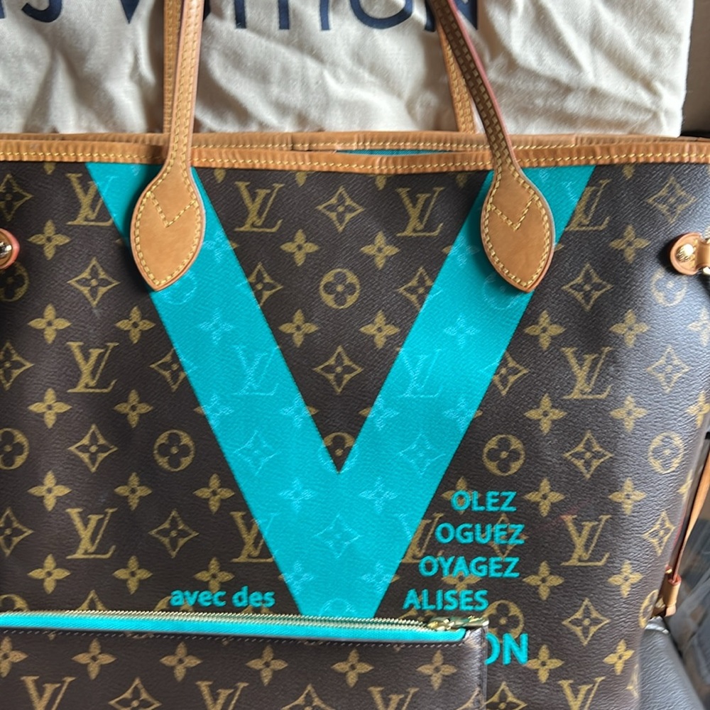 💎 RARE 💎 LOUIS VUITTON MM TURQUOISE WITH POUCH - Picture 15 of 16